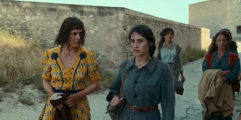 download transatlantic - netflix original (2023) season 1 complete dual audio {hindi-english} 480p | 720p web-dl